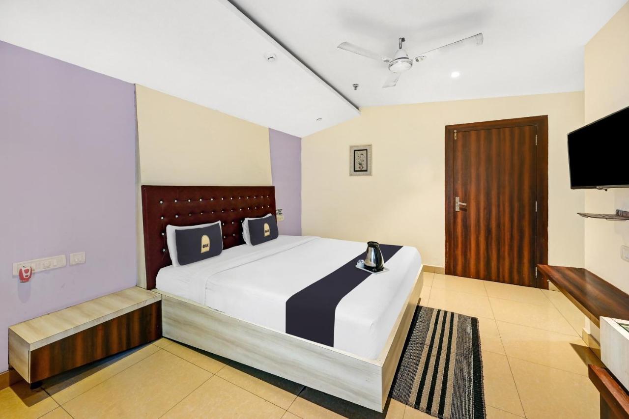 Hotel Townhouse Oak Pentagon Residency Bhubaneswar Exterior foto